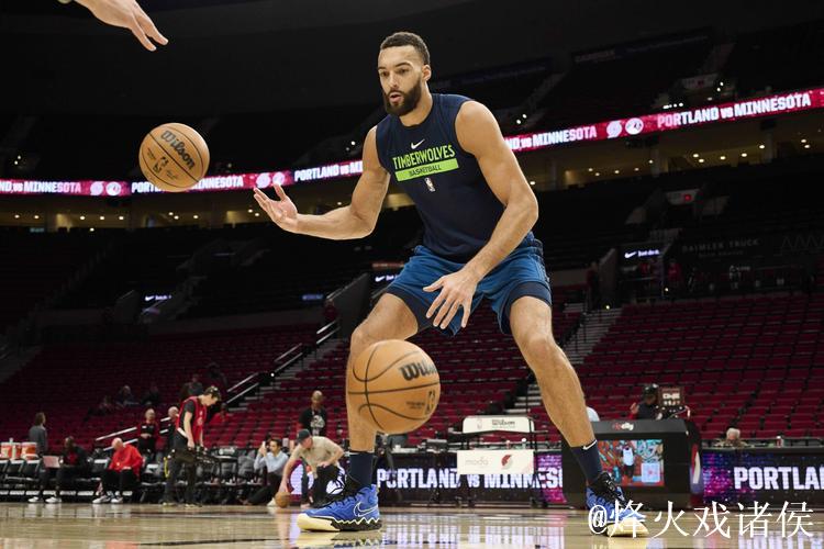 戈贝尔:我为球队今晚的表现感到骄傲,大家始终团结一心 戈贝尔:我为球队今晚的表现感到骄傲,大家始终团结一心